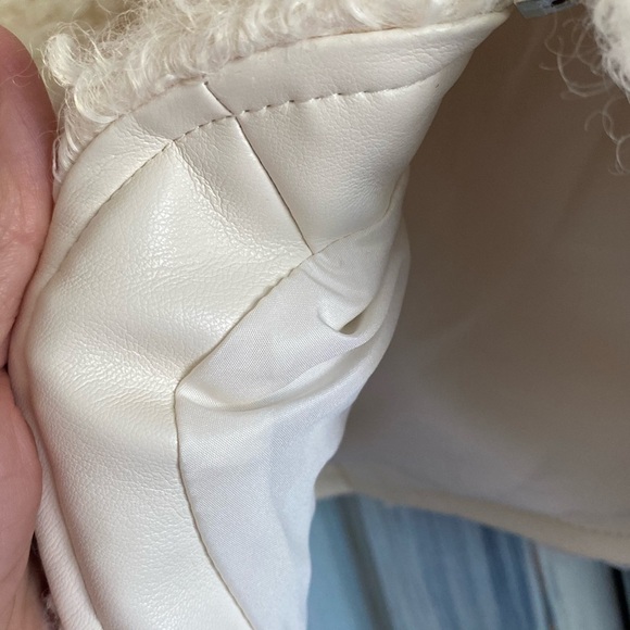 FOREVER 21 Vanilla Faux Shearling Cropped Moto Jacket - Picture 14 of 15